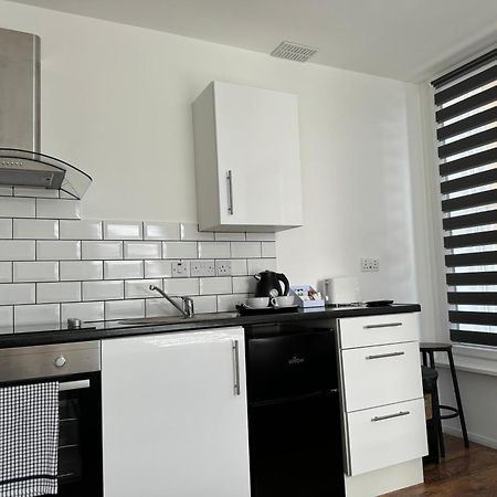 Studio In Bolton Town, Short Stay Studio 2 Bagian luar foto