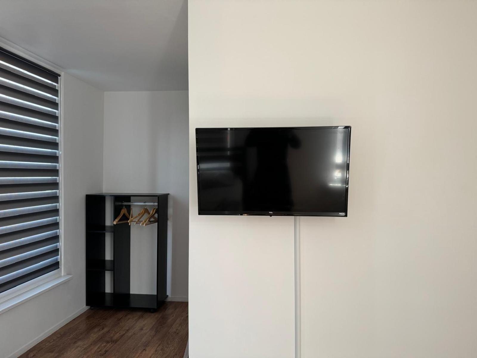 Studio In Bolton Town, Short Stay Studio 2 Bagian luar foto